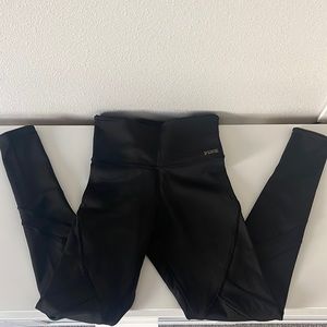 All black PINK leggings